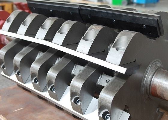 75kw 850KG H Heavy Crusher Pipe Tube Mesin Penghancur Botol Pet