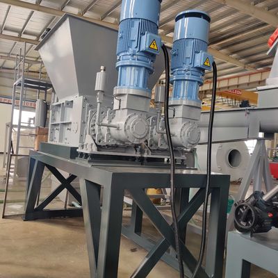 HDPE Blue Drum Foamed Container Empat Poros Sumbu Penghancur Plastik Daur Ulang
